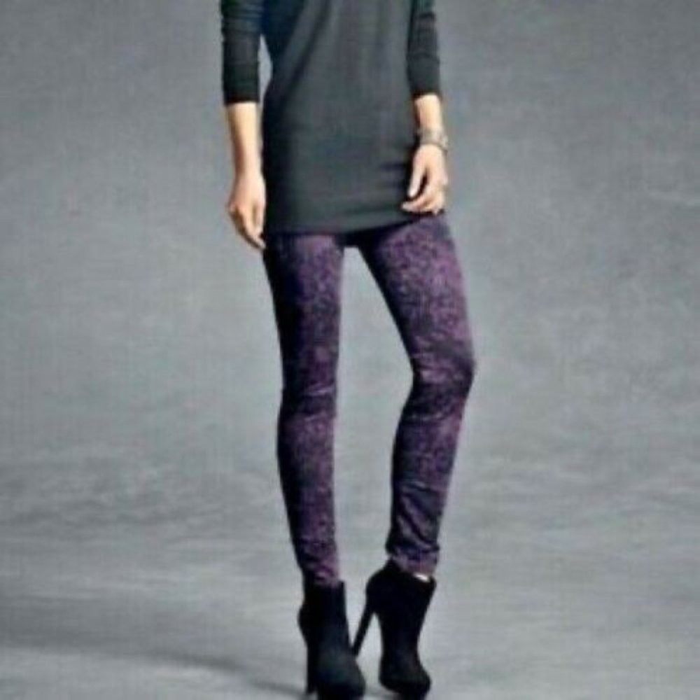 Size 0 CAbi Jeans 159 Twilight Camo Jegging Skinny Purple Mid Rise
